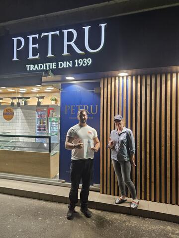 Operator Compania DDD și un reprezentant al clientului, cu procesul-verbal semnat la finalul lucrării