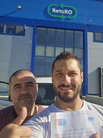 Operator Compania DDD și un reprezentant al clientului, cu procesul-verbal semnat la finalul lucrării