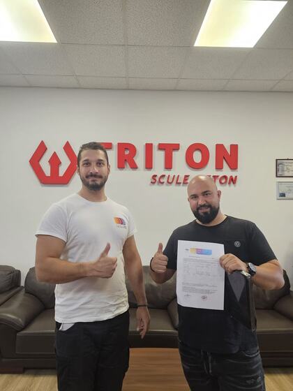 Operator Compania DDD și un reprezentant al locației Triton Scule, cu procesul-verbal semnat la finalul lucrării